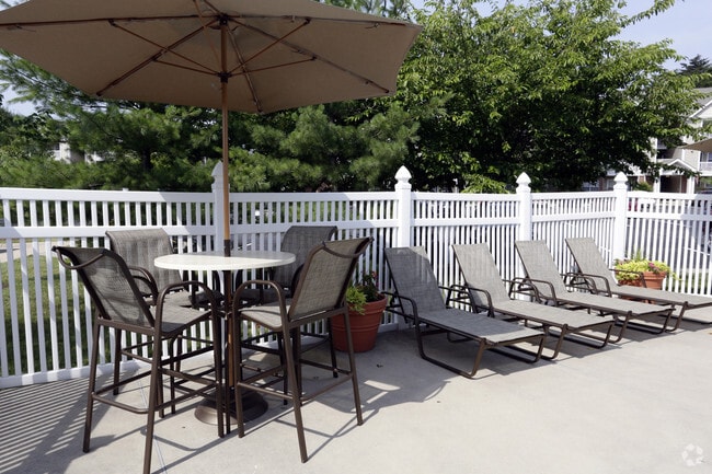 Somerset Pointe Apartments