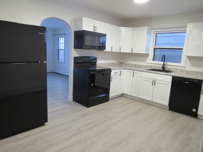 Photo - Updated 4 Bedroom Home! Heat Paid! Unidad 1112 S. Boxelder