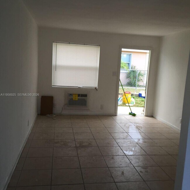 Photo - 726 21st St Unidad 2