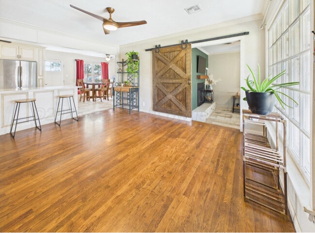 Photo - 1819 N Beech Ln