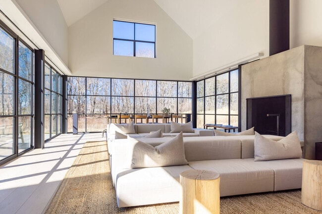 Photo - 232 Mitchell Ln