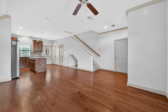 Photo - 313 Hogan St