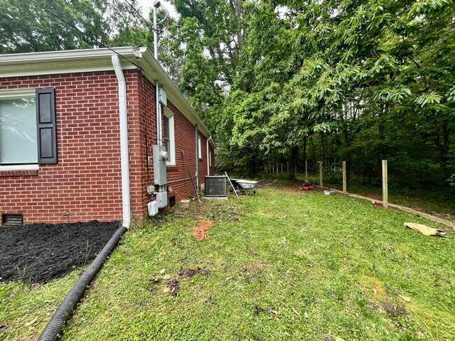 Photo - 105 Rhyne St