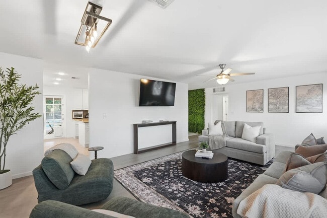 8507 E Plaza Ave Unit SI ID1570274P