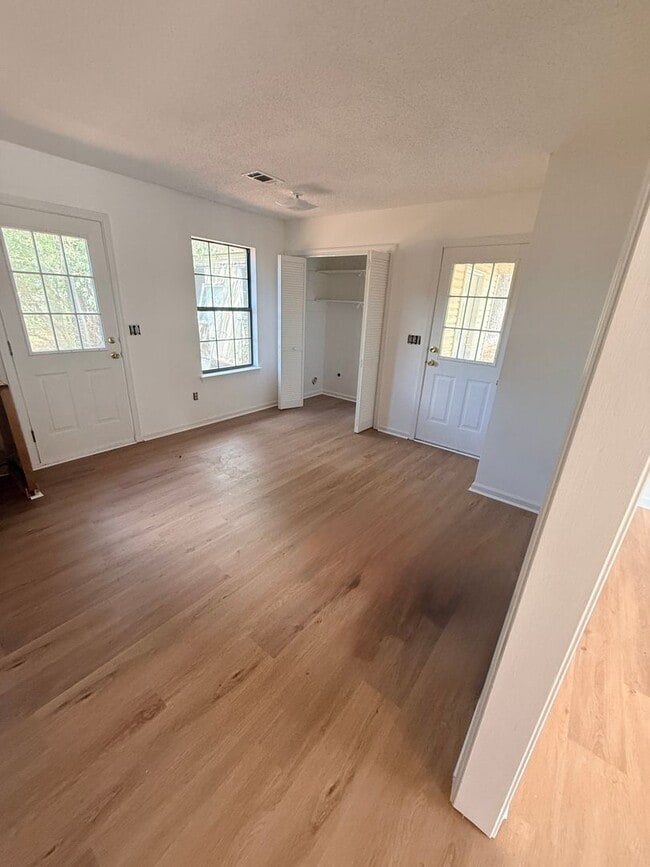 251 Sunset Dr
