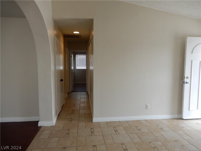 Photo - 5812 W Westport Cir