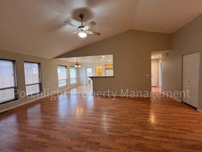 Photo - 2001 Buttercup Dr