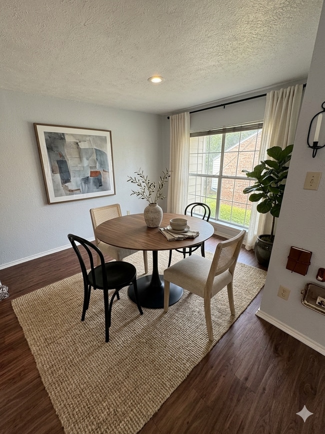 Virtually furnished dining room - 2535 Wedglea Dr Unit 222
