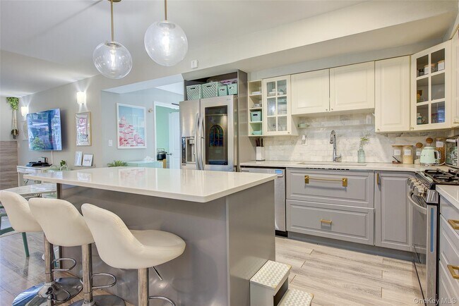 Photo - 209-33 26th Ave Unidad TC