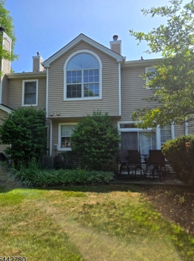 Photo - 34 High Pond Ln