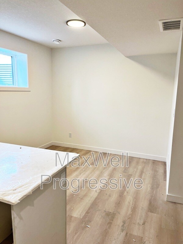 Photo - 14504-14595 95 Ave NW