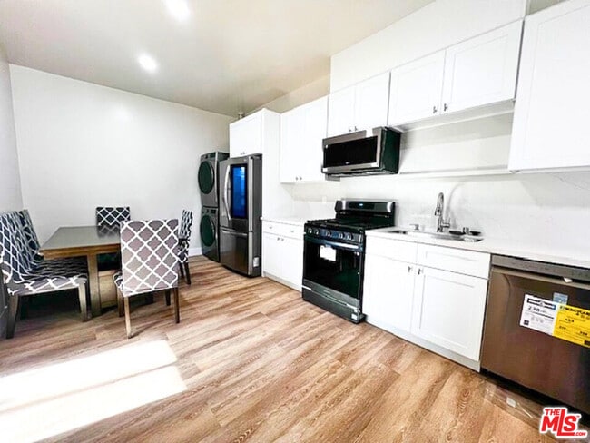 Building Photo - 4000 Goodwin Ave Rental