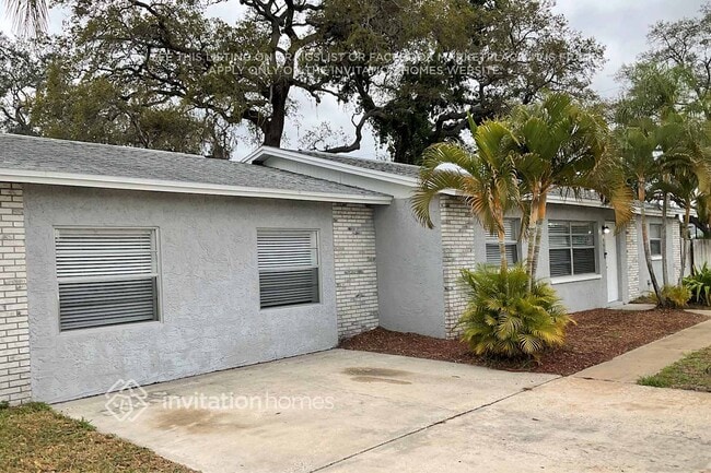 Photo - 992 Union St