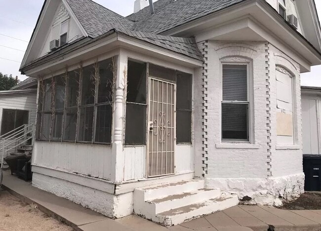 Building Photo - 612 Arno St SE Unit 612-2