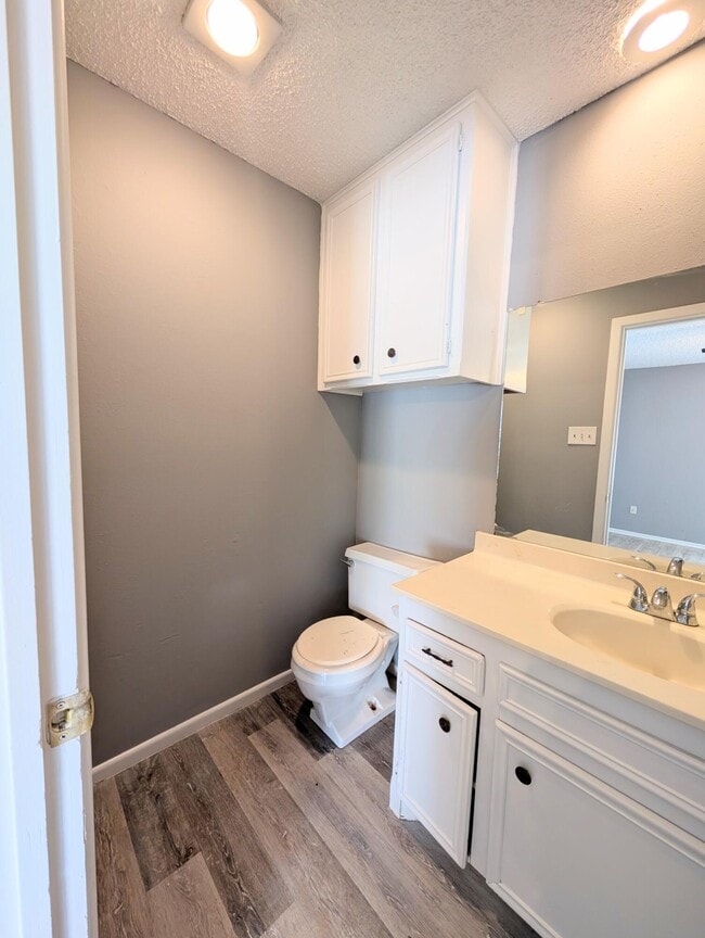 Photo - 6108 37th St