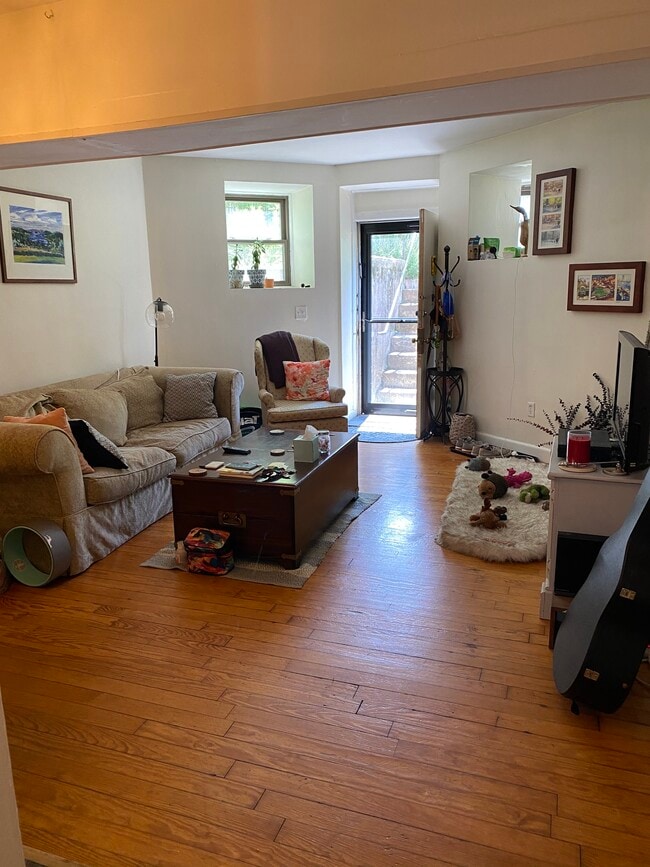 Photo - 1728 Beacon St