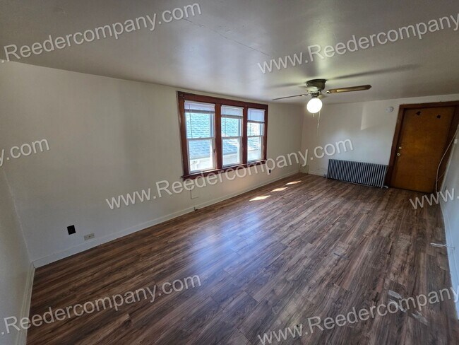 Photo - 3915 Catalpa St Unit 2R