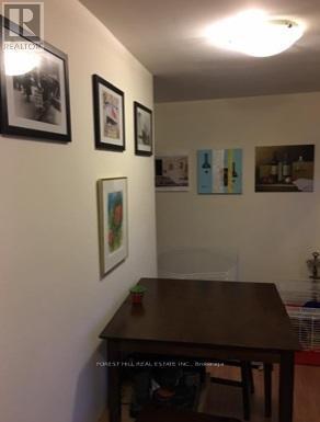 Photo - 306 College St