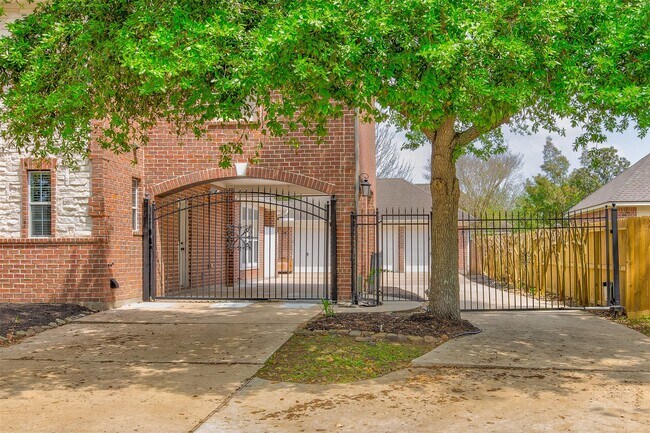 Photo - 3430 Queensburg Ln