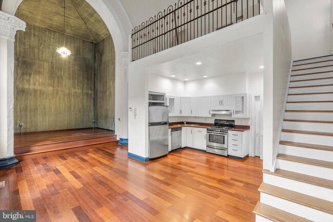 Building Photo - 3849 Terrace St Unit E Rental