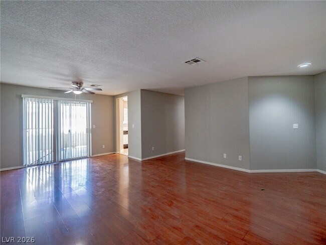 Photo - 1401 Linnbaker Ln Unit 202