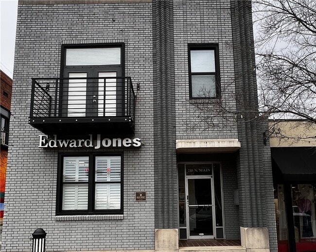 Building Photo - 210-216 N Main St