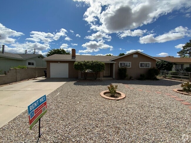 Building Photo - 3 Bedroom Single Story Home Available Near...