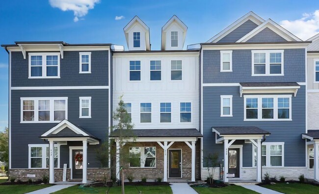 Photo - 430 Rowe Way