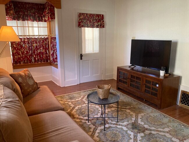 Photo - 105 E Washington St