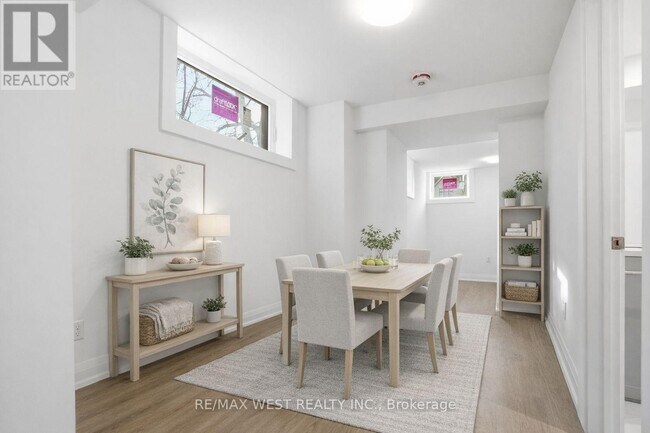 Photo - 85 Allanbrooke Dr