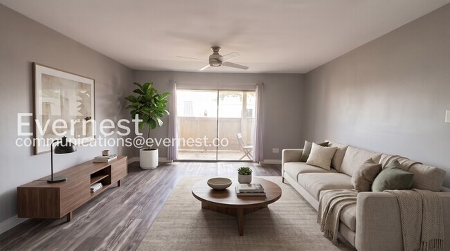 Building Photo - 2 Bed/2 Bath Condo with Modern Amenities / Available Now! Unit 35
