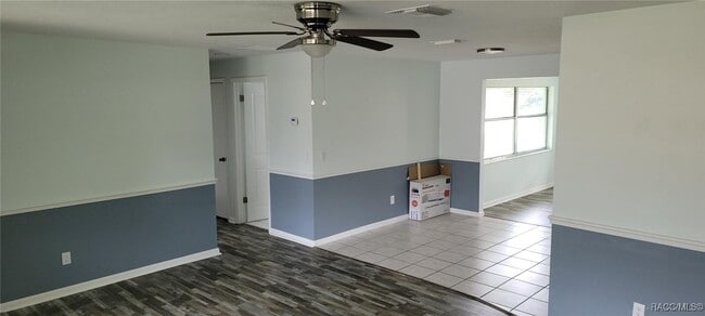 Photo - 234 W Valerian Pl House