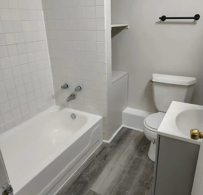 Photo - 2955 N Spaulding Ave Unit 2955 North Spaulding Aven