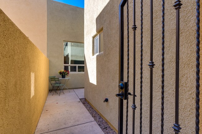 Photo - 1504 Golden Gate Wy