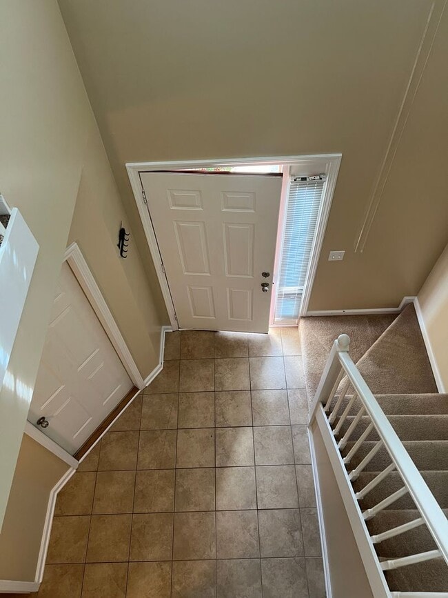 Photo - 107 Winthrope Ln