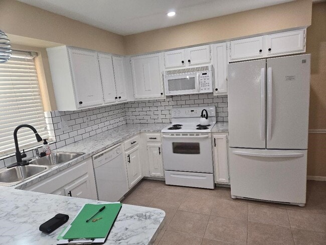 Photo - 7911 Southmeadow Dr