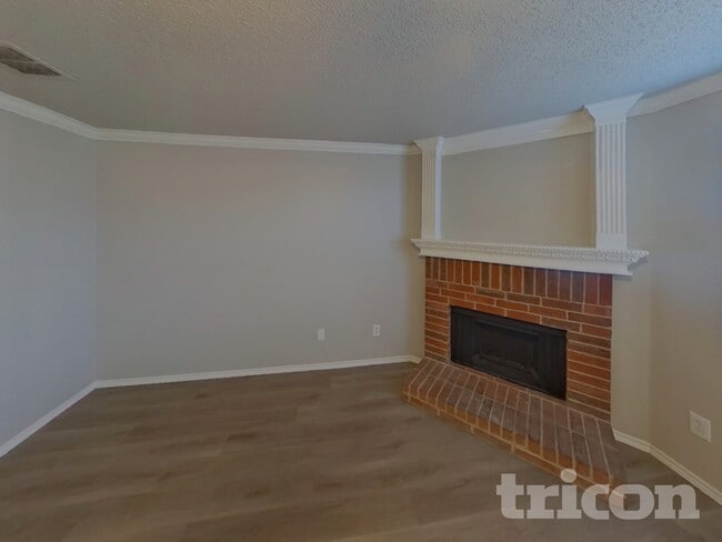 Photo - 3004 Double Oak Dr