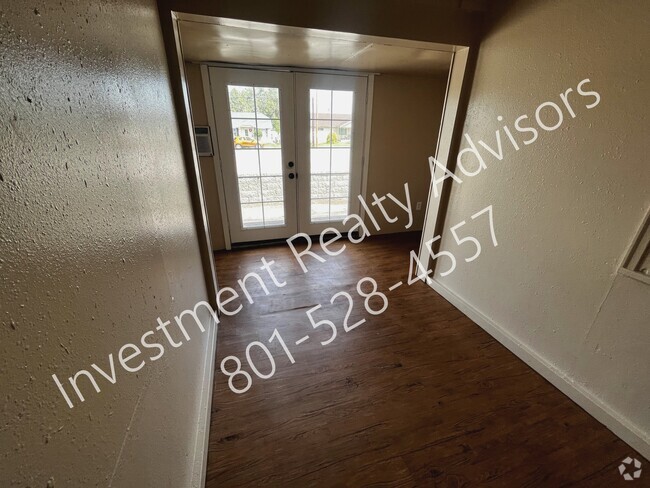 Building Photo - Studio Apartment in Tooele! Unit 7B