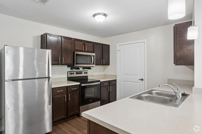 2BR, 2BA - 850SF - Kitchen