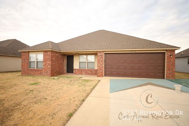 Beautiful 4 bed, 2 bath home with fenced b... - Beautiful 4 bed, 2 bath home with fenced b...