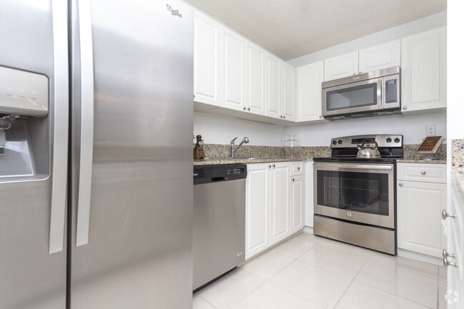 Photo - Fontainebleau Milton Apartments