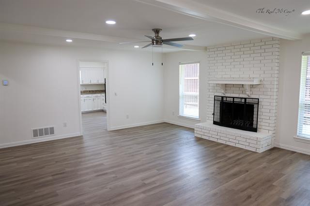 Photo - 2122 Teakwood Ln