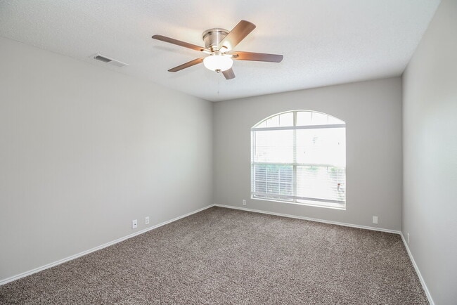 Photo - 216 High Pointe Ln