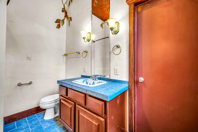 Photo - 511 W High St