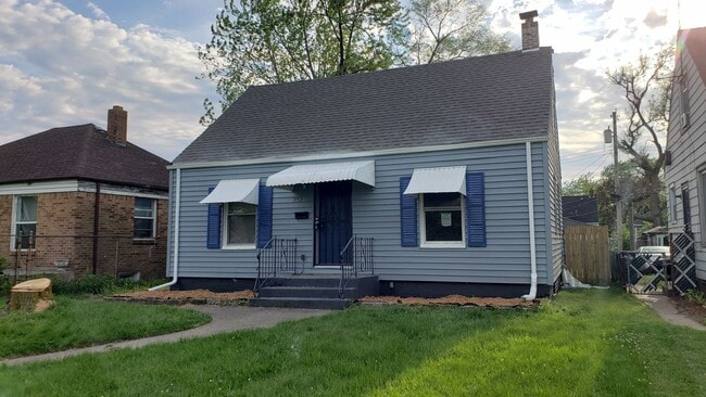 Building Photo - GREAT HOME on a GREAT BLOCK