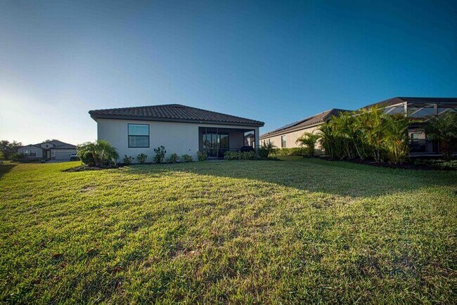 Photo - 6524 Clairborne Ln