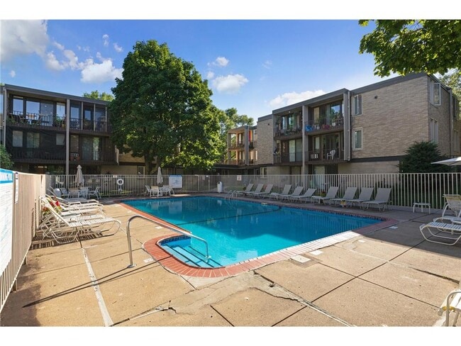 Building Photo - 4029-4014 14th Ave S Unit 14G