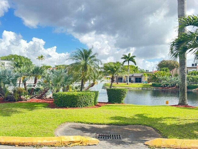 Photo - 5201 Geneva Ct Unit 113