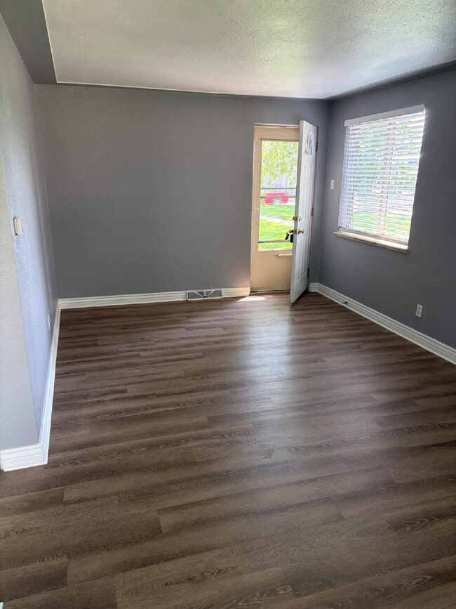 Photo - Freshly Updated 1-Bedroom Apartment in Denver – Move-In Ready!