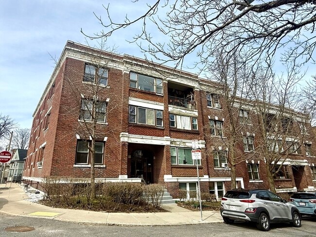 Building Photo - 20-2 Chiswick Rd Unit 2